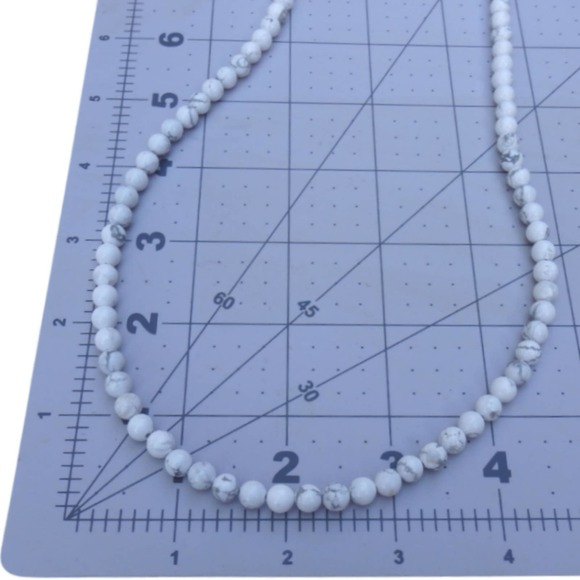 White Howlite Beaded Necklace 3064 - Picture 5 of 5